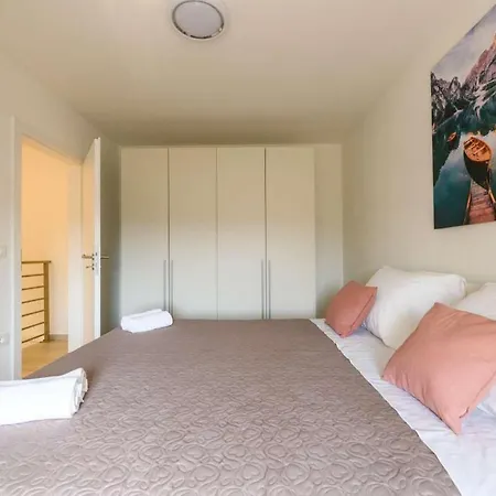 Zvanya Holiday home